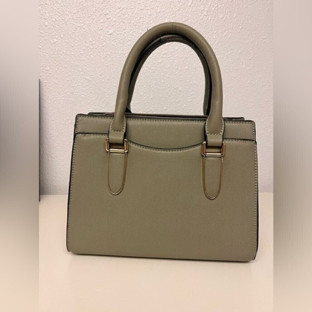 Women's‎ green bag. - Picture 2 of 12